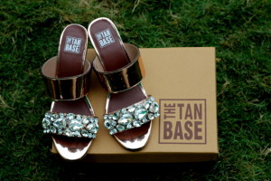 the tan base, the girl at first avenue, top indian fashion blog, best indian fashion blog, hyderabad fashion blog, embelished shoes, festive shoes online india, blog shoes