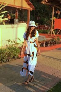 top indian fashion blog, goa curlies anjuna, indian fashion blogger anjuna beach, beach looks fashion blog, resort wear 2016, goa resort fashion 2016