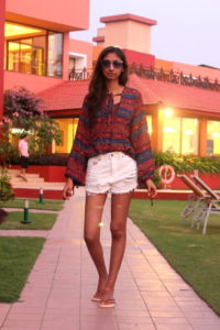 top indian fashion blog, goa curlies anjuna, indian fashion blogger anjuna beach, beach looks fashion blog, resort wear 2016, goa resort fashion 2016
