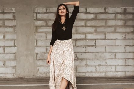 autumn look, autumn skirt outfit, winter outfit ideas, styling winter outfits, easy winter outfit ideas, Indiana fashion blogger, top indian fashion blogger